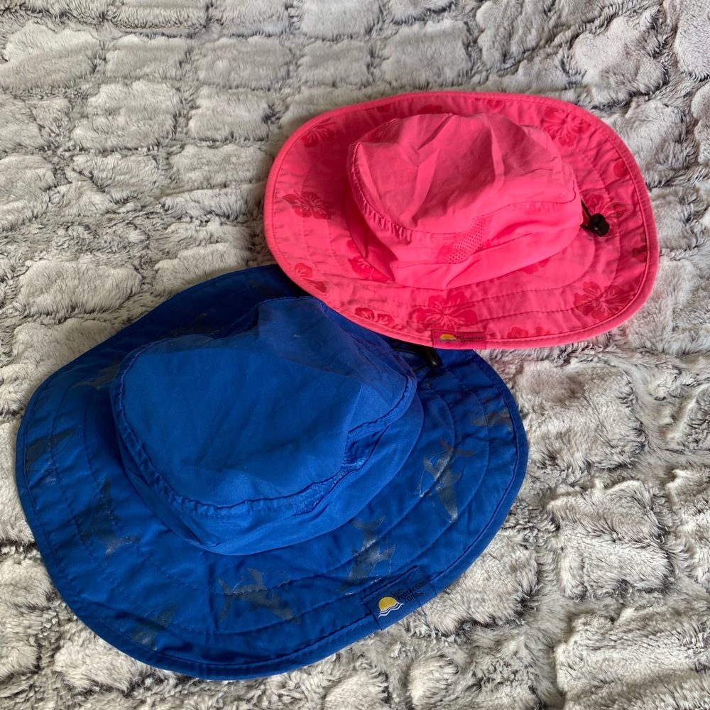 2 hats. Boys and girls Sun hats. Sun protection zone
